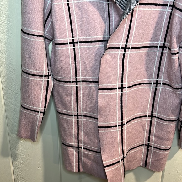 AVA PAIGE Long-Sleeve Plaid Cardigan with One Snap Middle Closure - Picture 3 of 8